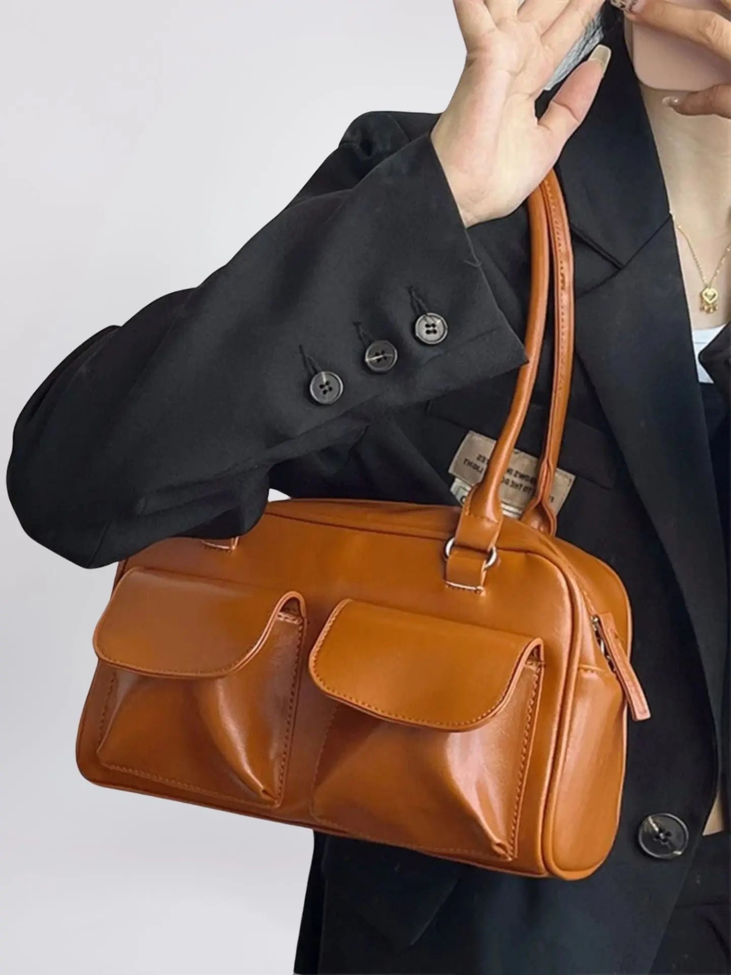 Sleek Daily Leather Carry