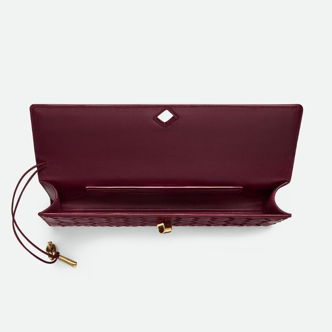 Alma Clutch